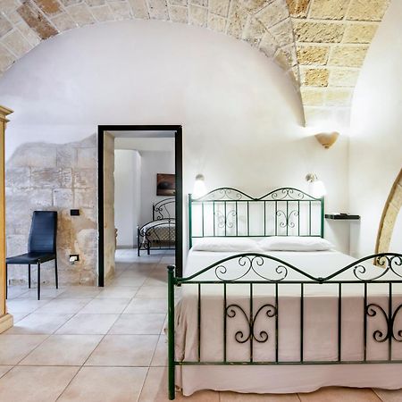 ليتشي Casa Di Lo Suites الغرفة الصورة